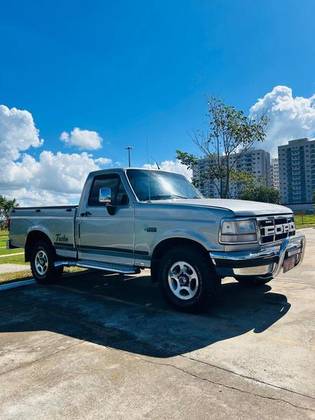FORD F-1000 2.5 XL 4X2 CS 8V TURBO DIESEL 2P MANUAL FORD F-1000 2.5 XL 4X2 CS 8V TURBO DIESEL 2P MANUAL